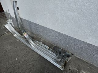 bontott VW GOLF V Jobb Küszöb