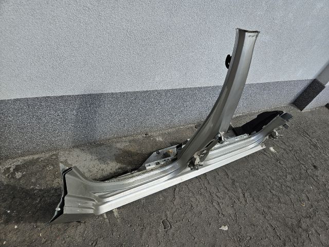 bontott VW GOLF V Jobb Küszöb