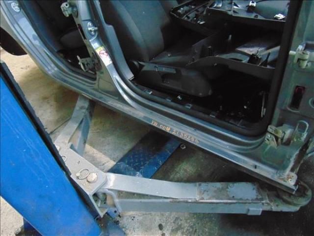 bontott VW GOLF V Jobb Küszöb