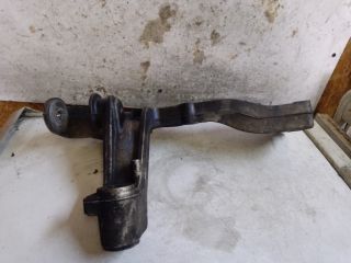 bontott VW GOLF V Jobb Lengőkar Tartó