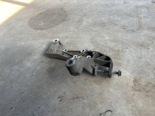 bontott VW GOLF V Jobb Lengőkar Tartó