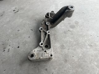 bontott VW GOLF V Jobb Lengőkar Tartó