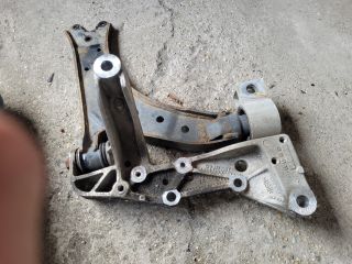 bontott VW GOLF V Jobb Lengőkar Tartó