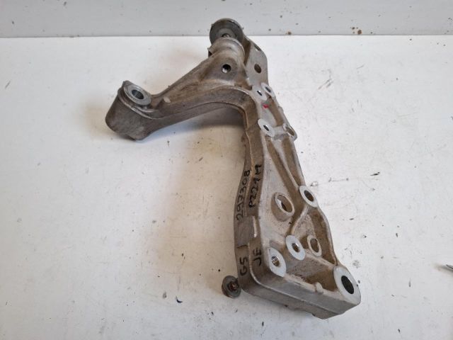 bontott VW GOLF V Jobb Lengőkar Tartó