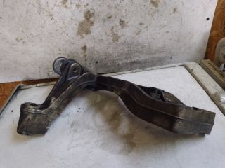 bontott VW GOLF V Jobb Lengőkar Tartó