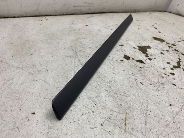 bontott VW GOLF V Jobb Műszerfal Díszléc