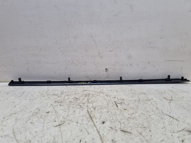 bontott VW GOLF V Jobb Műszerfal Díszléc