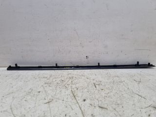 bontott VW GOLF V Jobb Műszerfal Díszléc