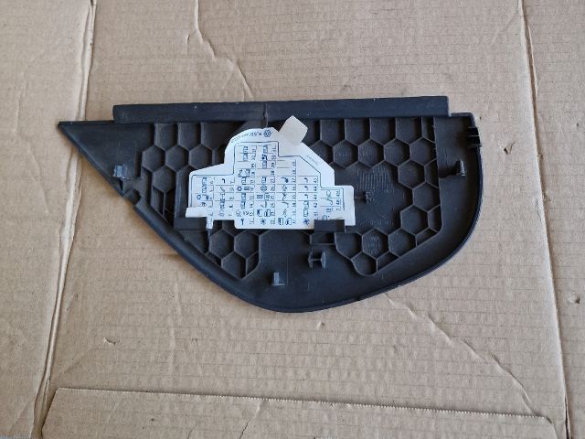 bontott VW GOLF V Jobb Műszerfal Oldalkárpit