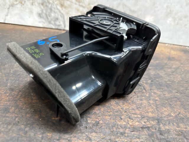 bontott VW GOLF V Jobb Szellőző