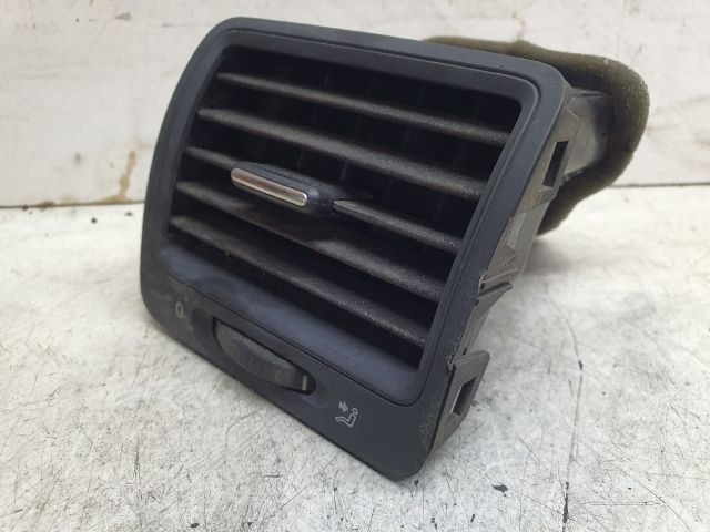 bontott VW GOLF V Jobb Szellőző