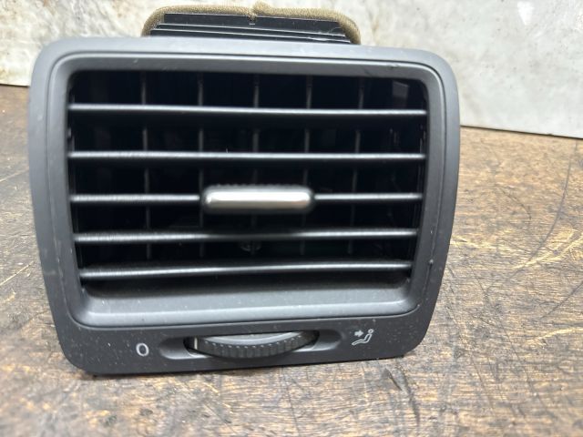 bontott VW GOLF V Jobb Szellőző