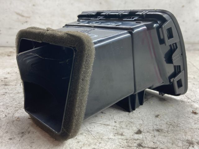 bontott VW GOLF V Jobb Szellőző