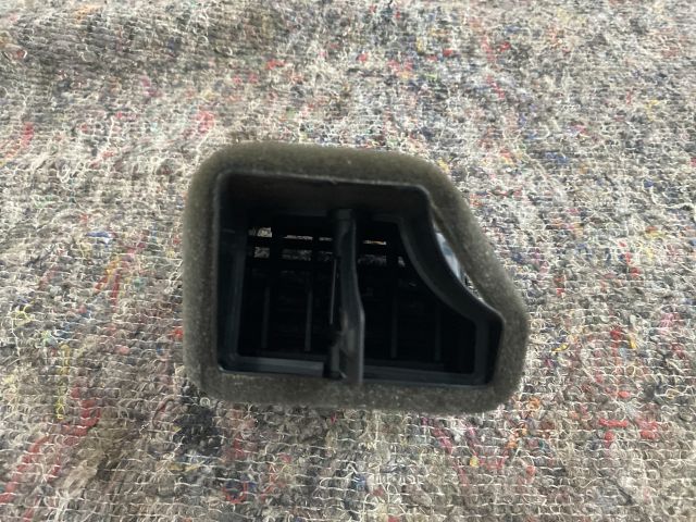 bontott VW GOLF V Jobb Szellőző