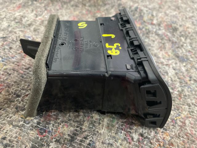 bontott VW GOLF V Jobb Szellőző