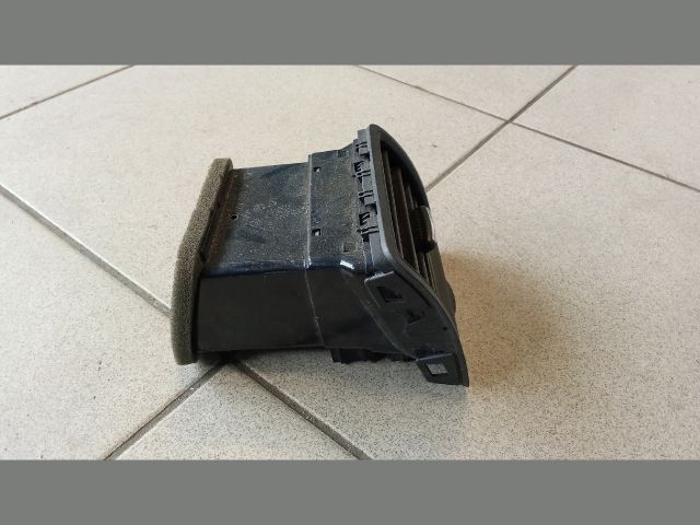 bontott VW GOLF V Jobb Szellőző