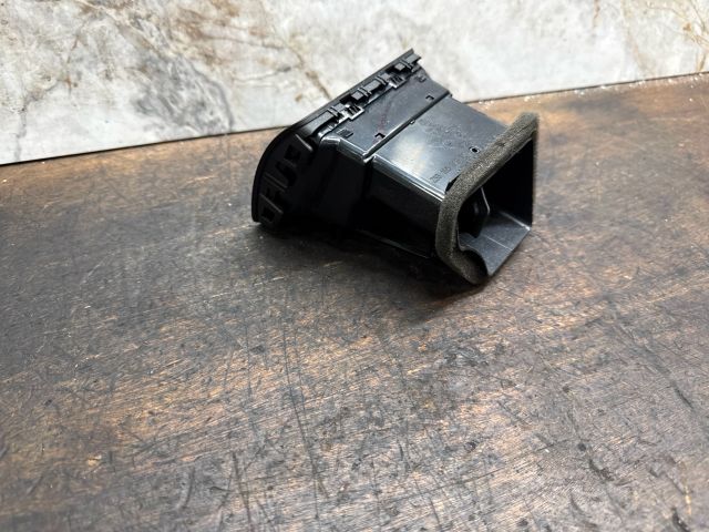 bontott VW GOLF V Jobb Szellőző