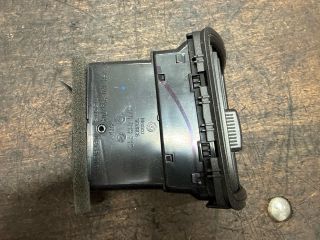 bontott VW GOLF V Jobb Szellőző