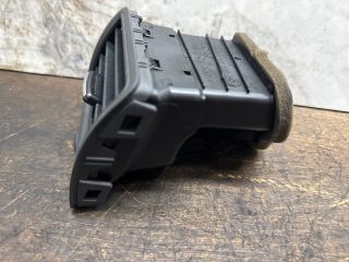 bontott VW GOLF V Jobb Szellőző