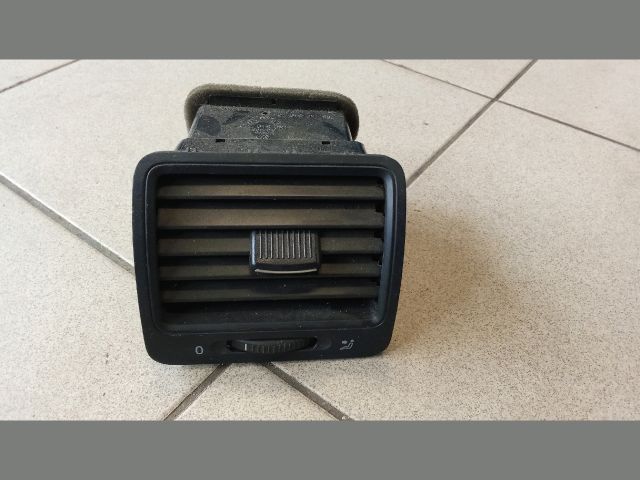 bontott VW GOLF V Jobb Szellőző