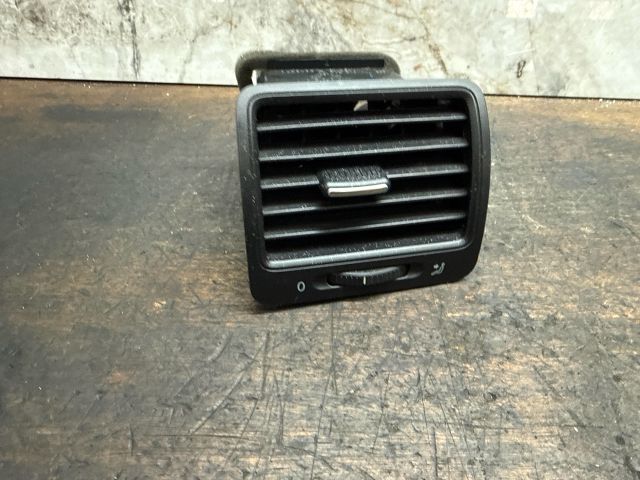 bontott VW GOLF V Jobb Szellőző