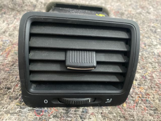 bontott VW GOLF V Jobb Szellőző