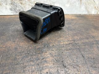 bontott VW GOLF V Jobb Szellőző