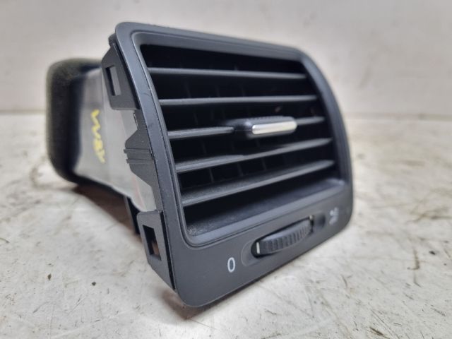 bontott VW GOLF V Jobb Szellőző