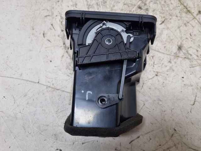 bontott VW GOLF V Jobb Szellőző