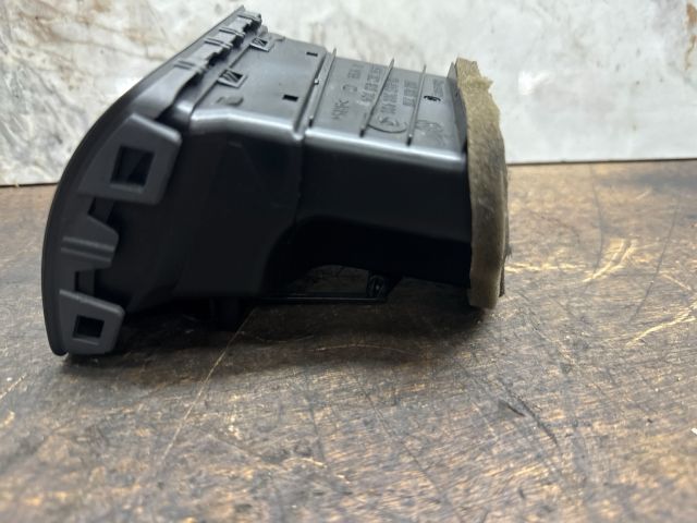 bontott VW GOLF V Jobb Szellőző