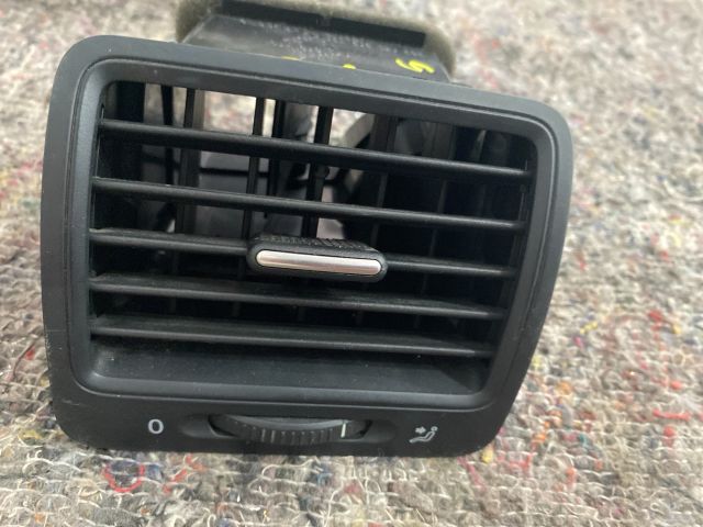 bontott VW GOLF V Jobb Szellőző