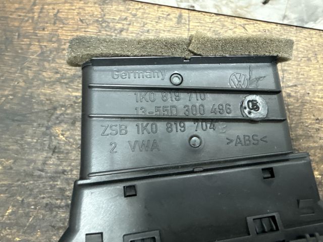 bontott VW GOLF V Jobb Szellőző