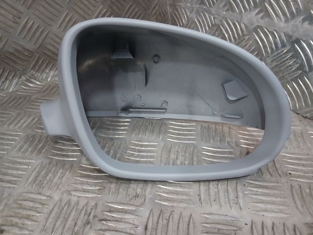 bontott VW GOLF V Jobb Visszapillantó Tükör Keret