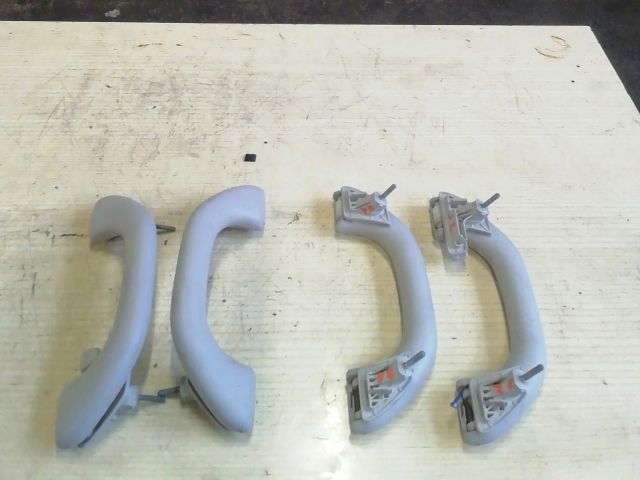 bontott VW GOLF V Kapaszkodó (Felső) Szett