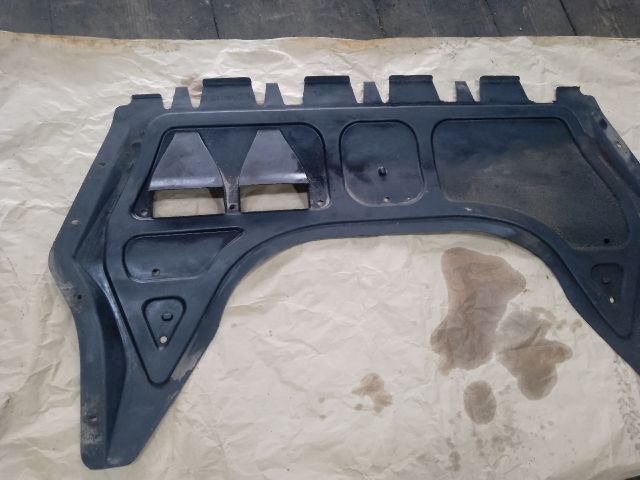 bontott VW GOLF V Kartervédő