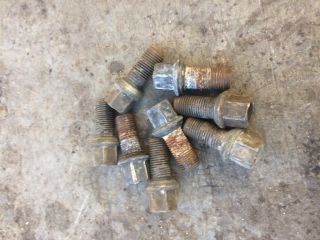 bontott VW GOLF V Kerék Csavar Szett