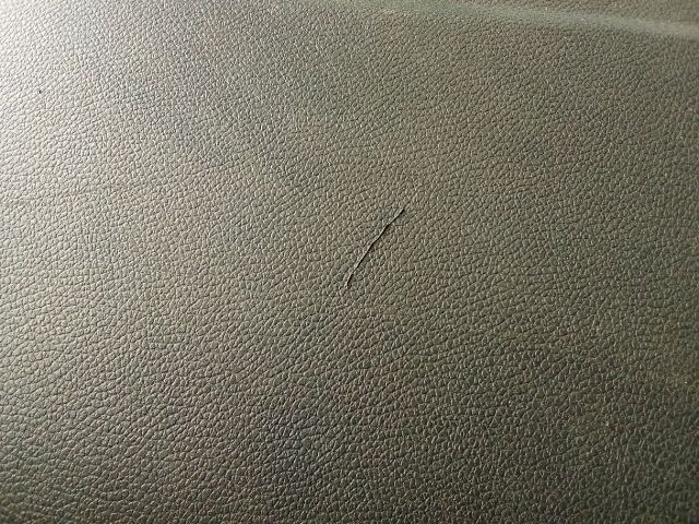 bontott VW GOLF V Kesztyűtartó