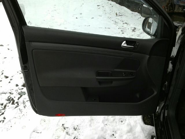 bontott VW GOLF V Kesztyűtartó