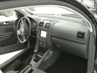 bontott VW GOLF V Kesztyűtartó