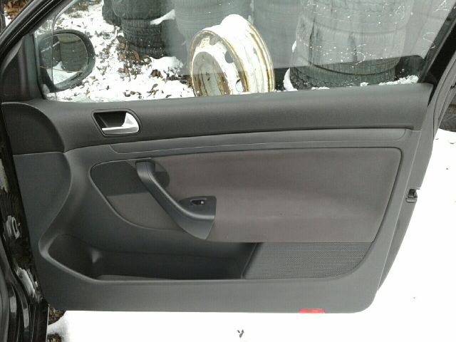 bontott VW GOLF V Kesztyűtartó