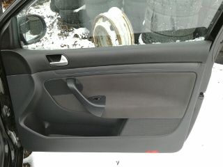 bontott VW GOLF V Kesztyűtartó