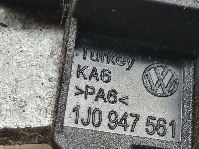 bontott VW GOLF V Kézifék Kar