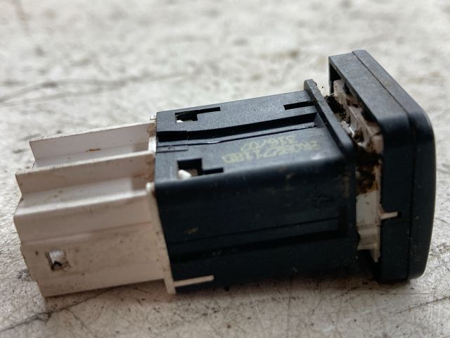 bontott VW GOLF V Kipörgésgátló Kapcsoló