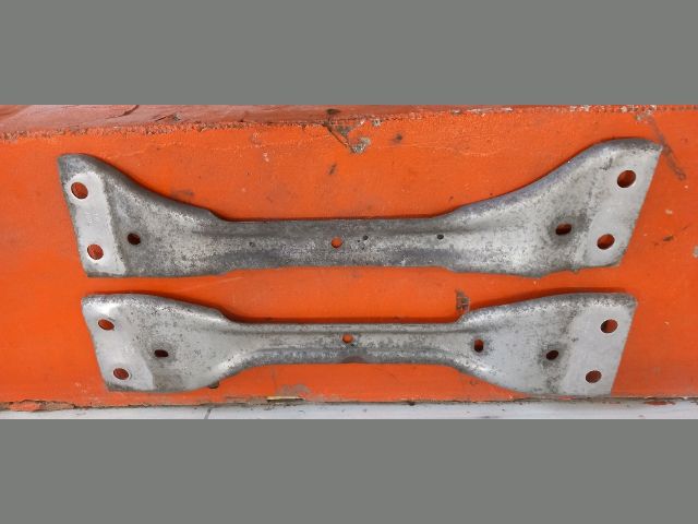 bontott VW GOLF V Kipufogó Tartó