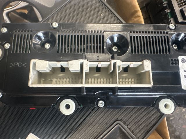 bontott VW GOLF V Klíma Kapcsoló