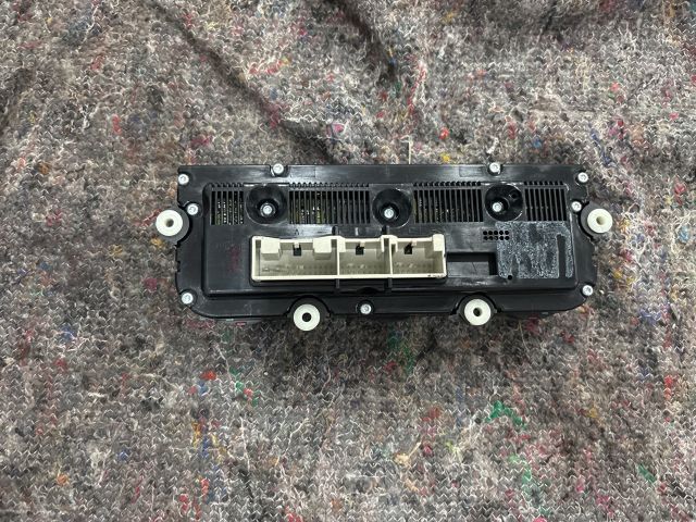 bontott VW GOLF V Klíma Kapcsoló