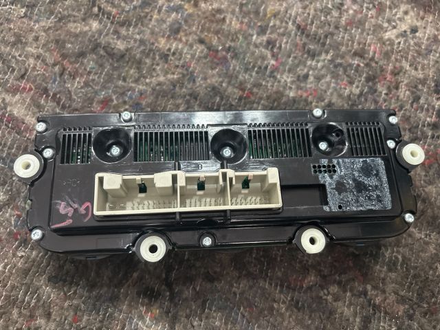 bontott VW GOLF V Klíma Kapcsoló