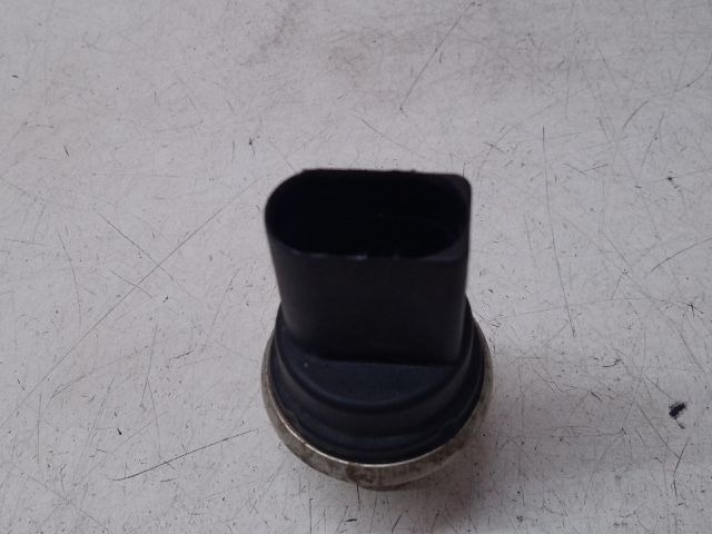 bontott VW GOLF V Klíma Nyomásérzékelő Kapcsoló