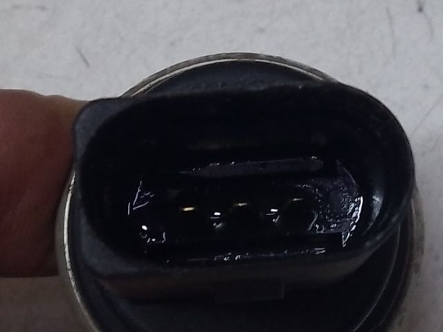 bontott VW GOLF V Klíma Nyomásérzékelő Kapcsoló