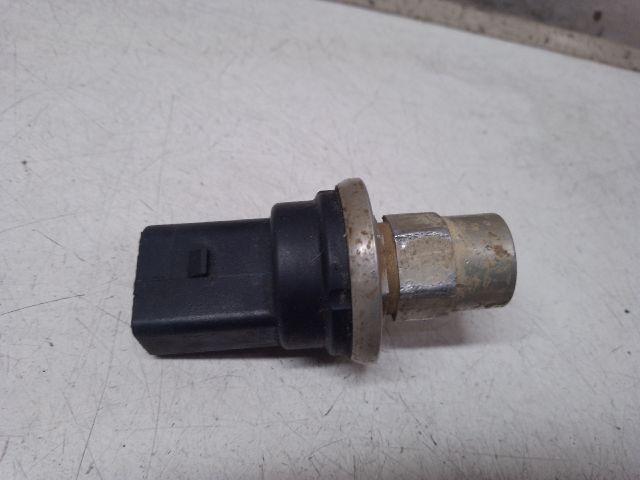 bontott VW GOLF V Klíma Nyomásérzékelő Kapcsoló